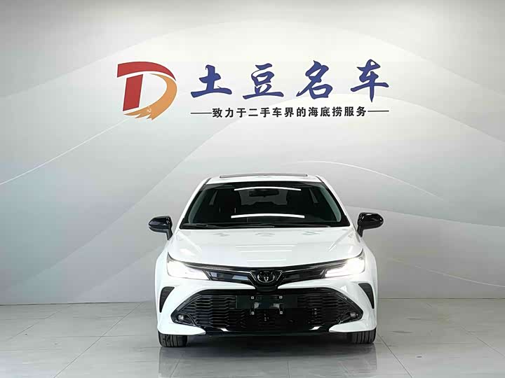 Фото 2 - Toyota Corolla