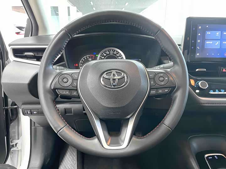 Фото 8 - Toyota Corolla