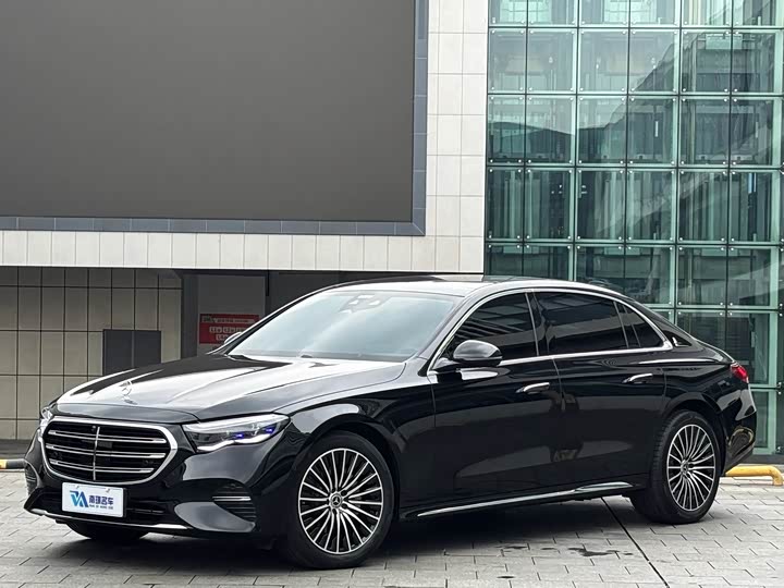 Zdjęcie 1 - Mercedes-Benz E-Class