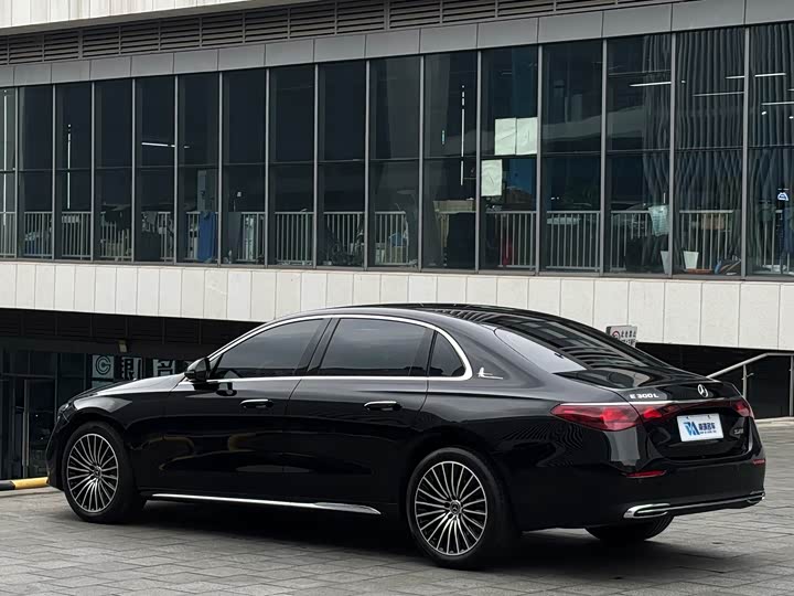 Zdjęcie 7 - Mercedes-Benz E-Class