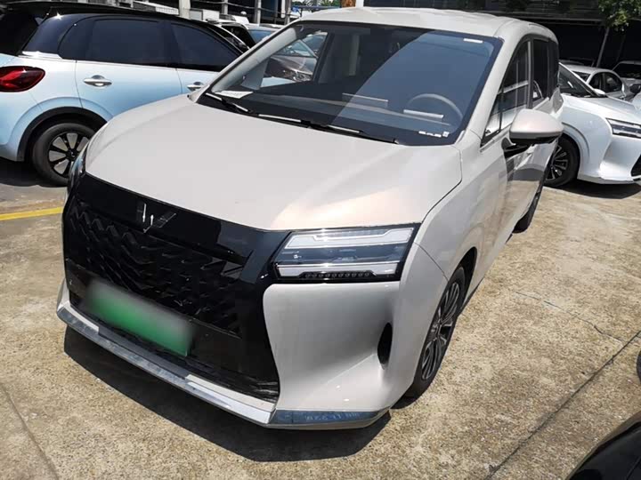 2025 Wuling Starlight 730 Hybrid/EV