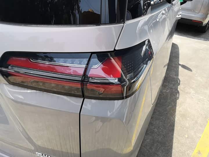 Wuling Starlight 730 Hybrid/EV 2025 2025款 插混 125km 豪华型