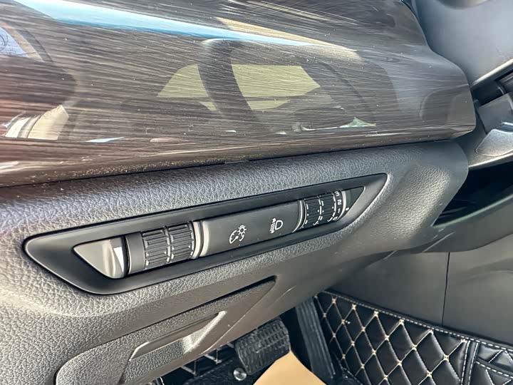 Geely Emgrand GT 2021 2021款 1.8T 领航版+