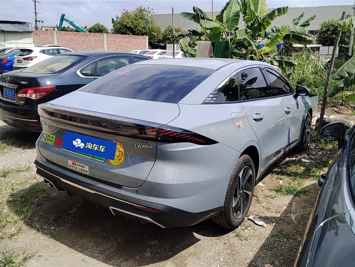 Geely Galaxy L6 2025 2025款 EM-i 140km 探索+版