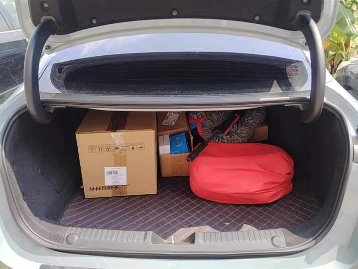 Geely Galaxy L6 2025 2025款 EM-i 140km 探索+版