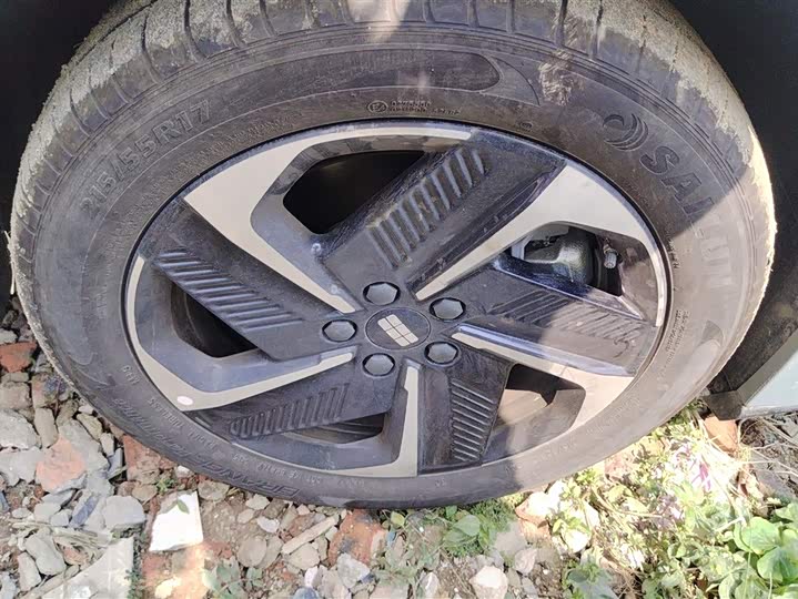 Geely Galaxy L6 2025 2025款 EM-i 140km 探索+版