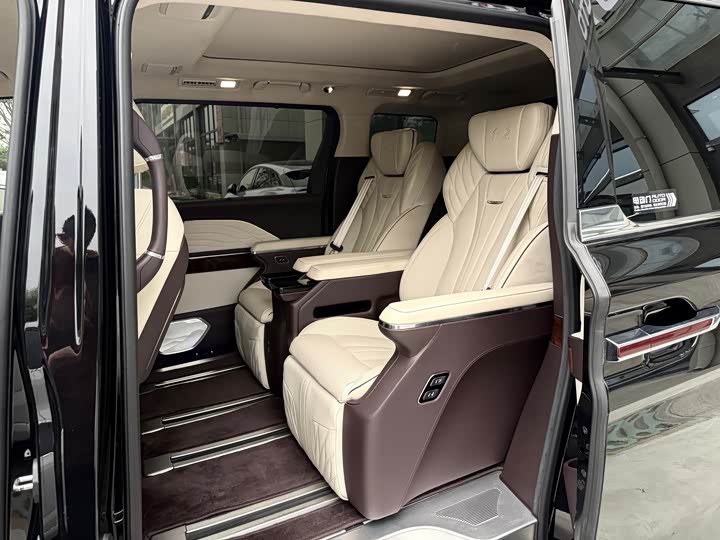 Hongqi HQ9 2023 2023款 2.0T 智联旗领版