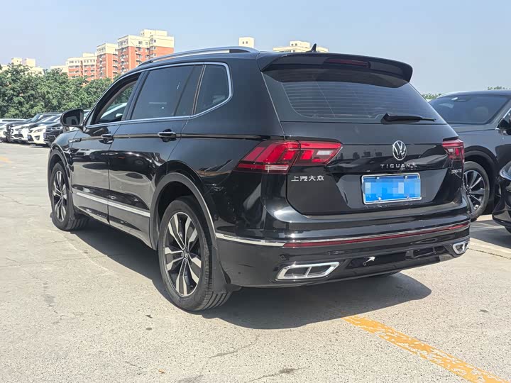Фото 4 - Volkswagen Tiguan L Pro