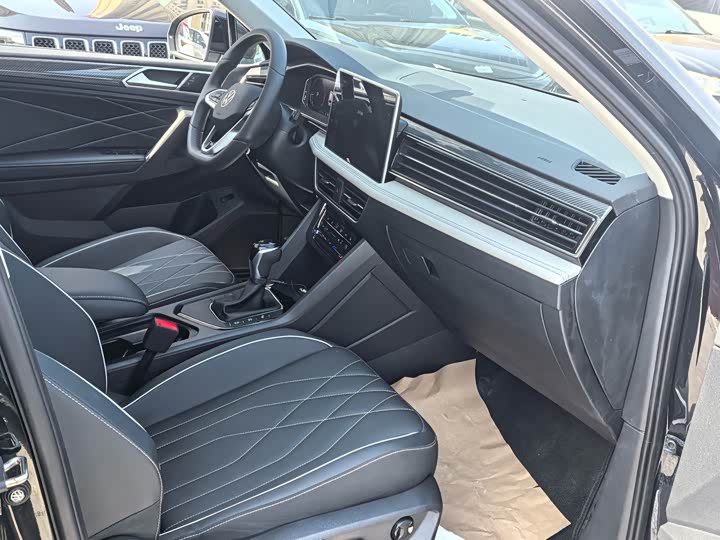 Фото 7 - Volkswagen Tiguan L Pro