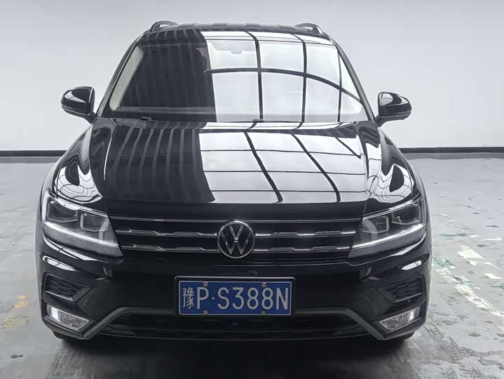 Фото 2 - Volkswagen Tiguan L Pro