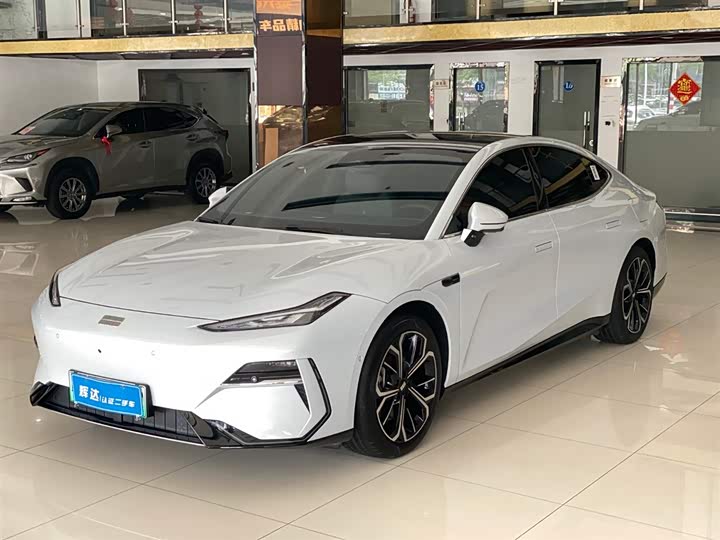 2025 Geely Galaxy E8