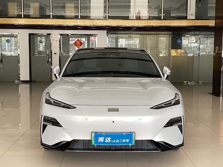 2025 Geely Galaxy E8