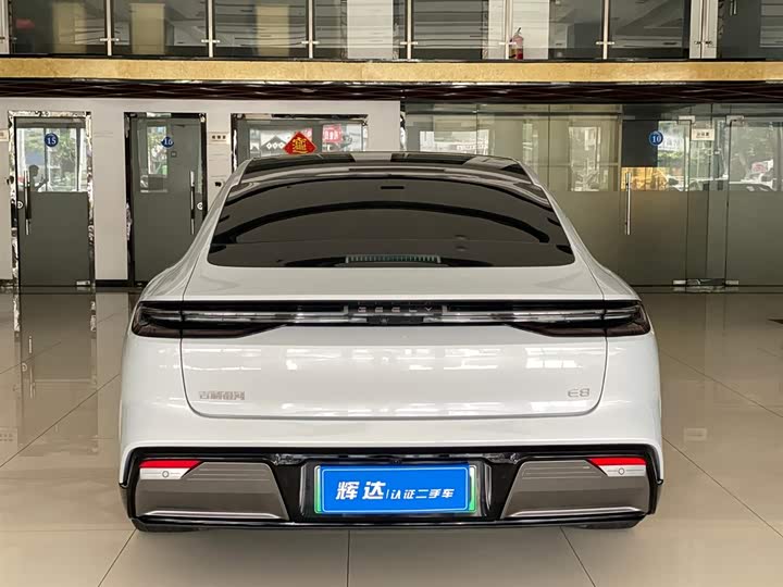 Geely Galaxy E8 2025 2025款 700km 远航智驾版