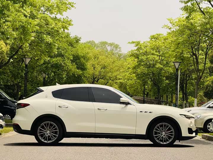 Maserati Levante 2021 2021款 3.0T 标准版