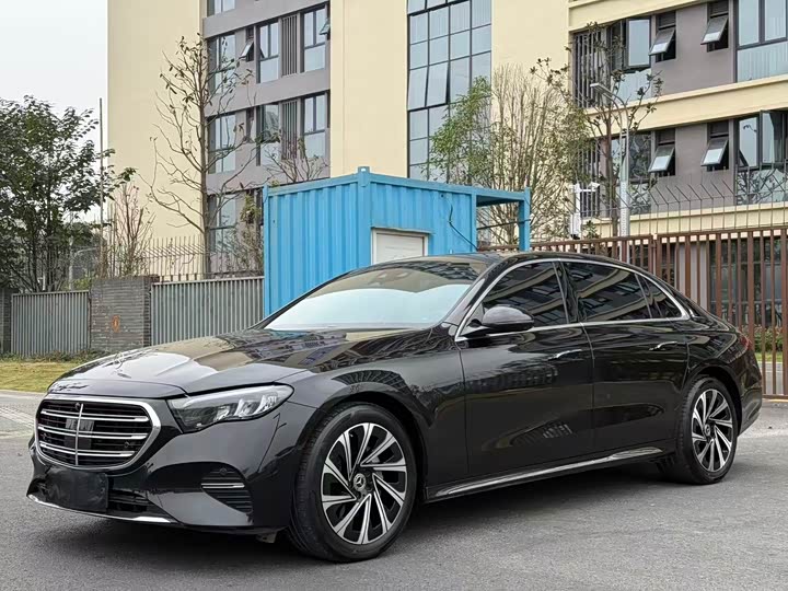 Фото 1 - Mercedes-Benz E-Class