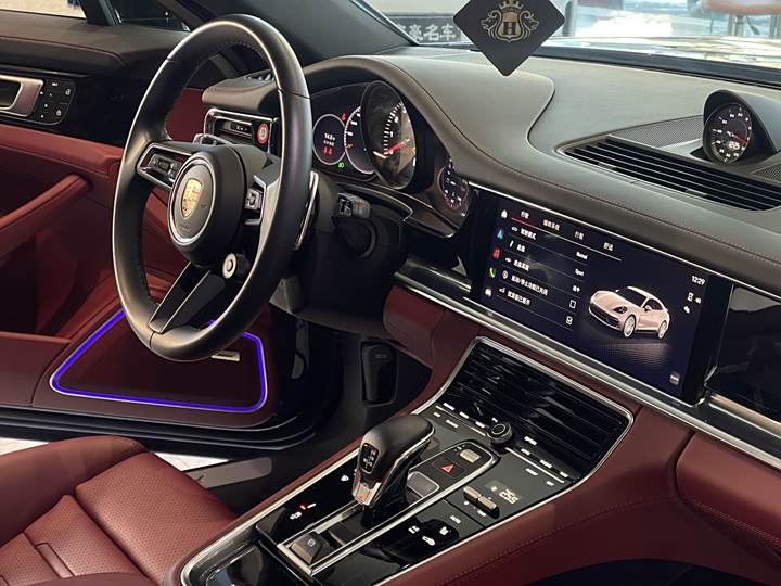 Фото 10 - Porsche Panamera