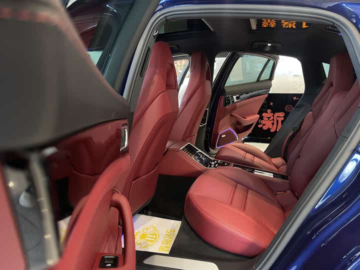 Фото 11 - Porsche Panamera