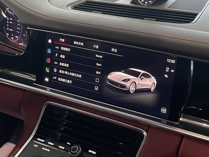 Фото 14 - Porsche Panamera