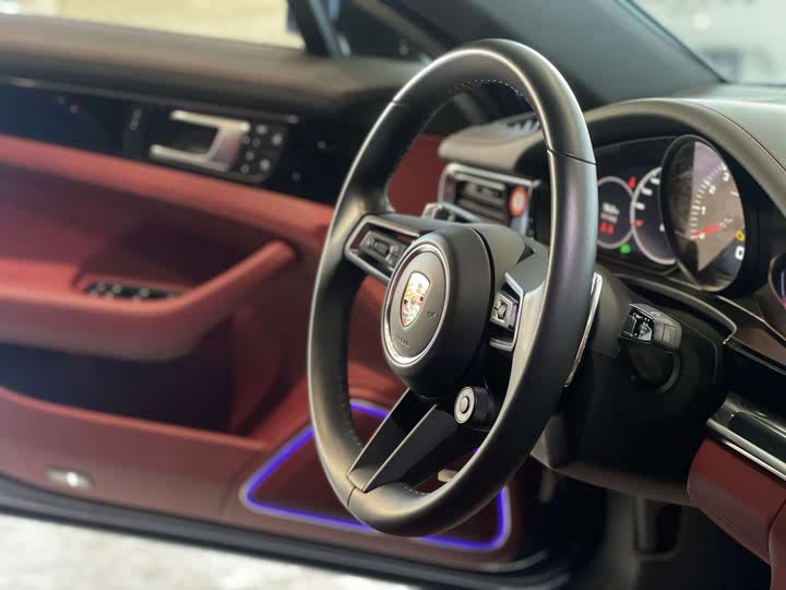 Фото 16 - Porsche Panamera