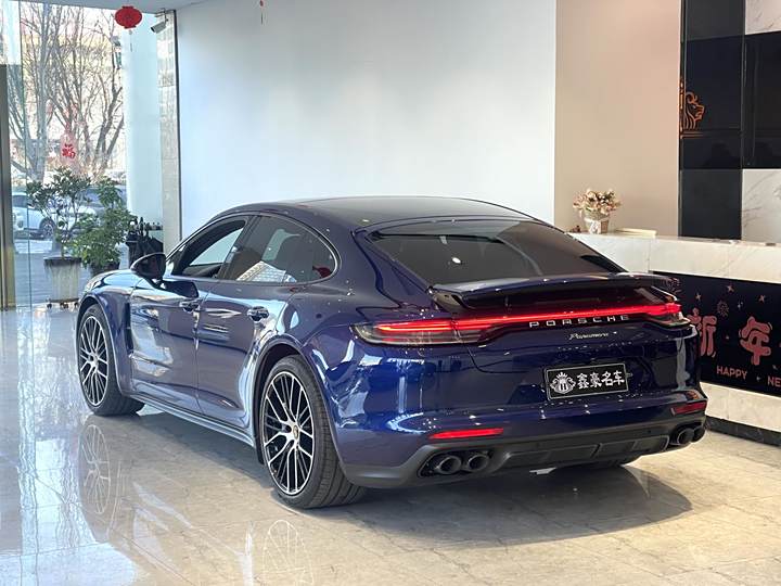 Фото 24 - Porsche Panamera