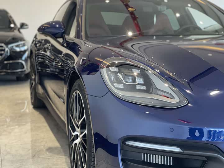 Фото 3 - Porsche Panamera