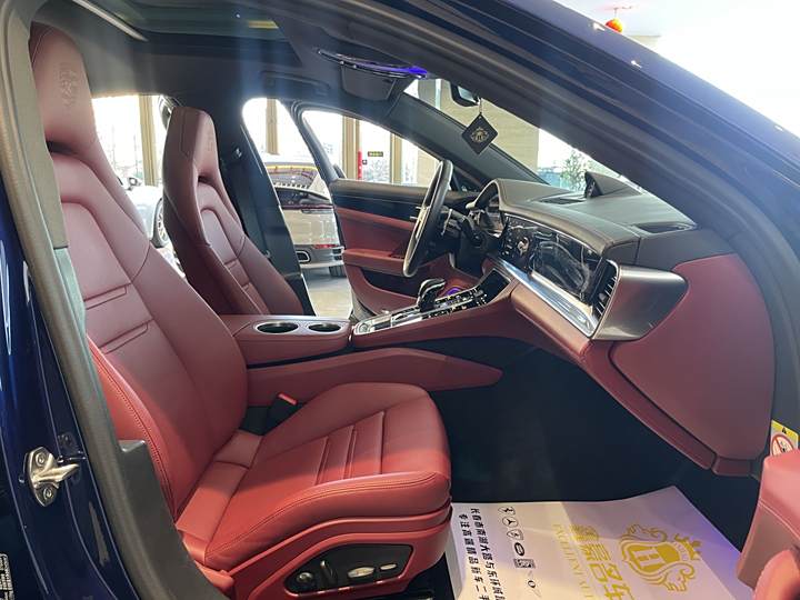 Фото 9 - Porsche Panamera