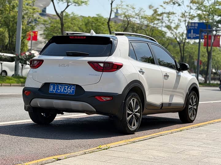 Kia KX1 2021 2021款 1.4L CVT天窗款