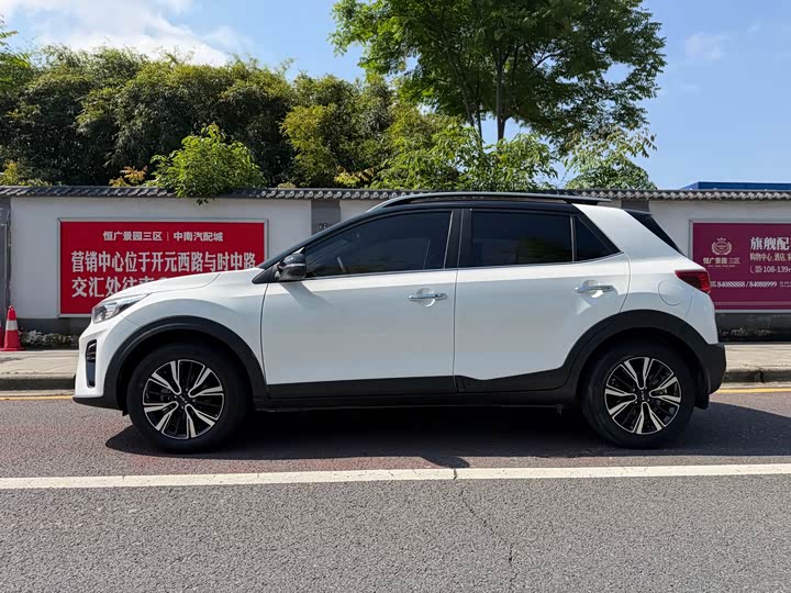 Kia KX1 2021 2021款 1.4L CVT天窗款