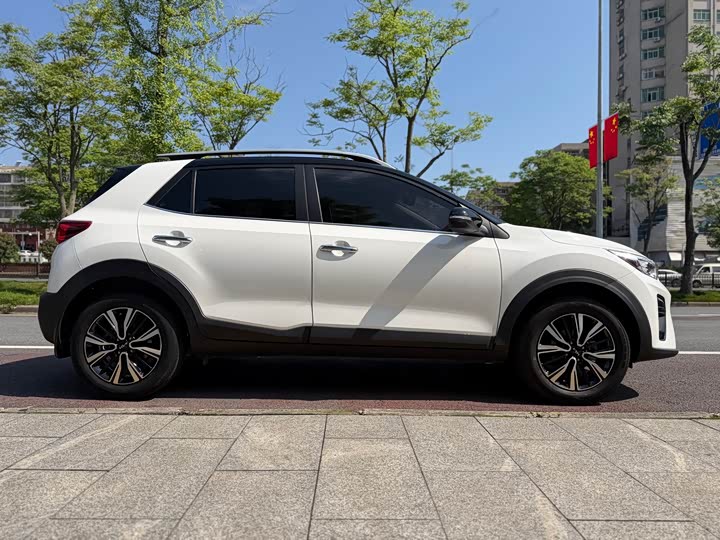 Kia KX1 2021 2021款 1.4L CVT天窗款