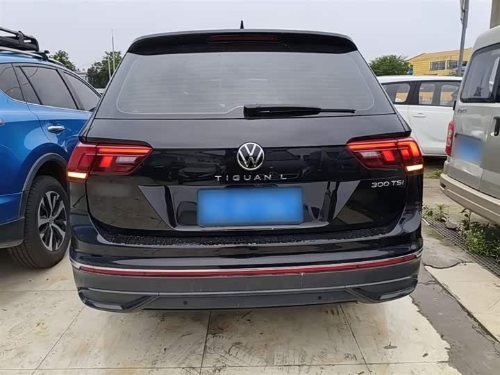 Фото 6 - Volkswagen Tiguan L Pro