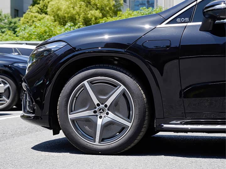 Фото 8 - Mercedes-Benz EQS SUV