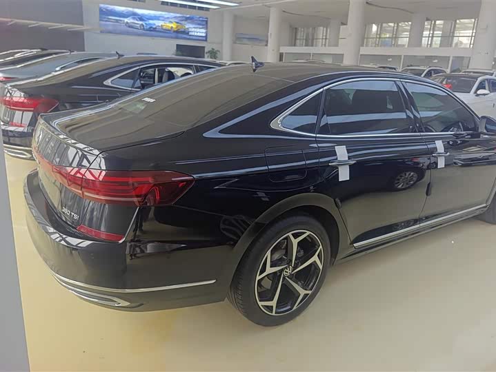 Фото 3 - Volkswagen Passat