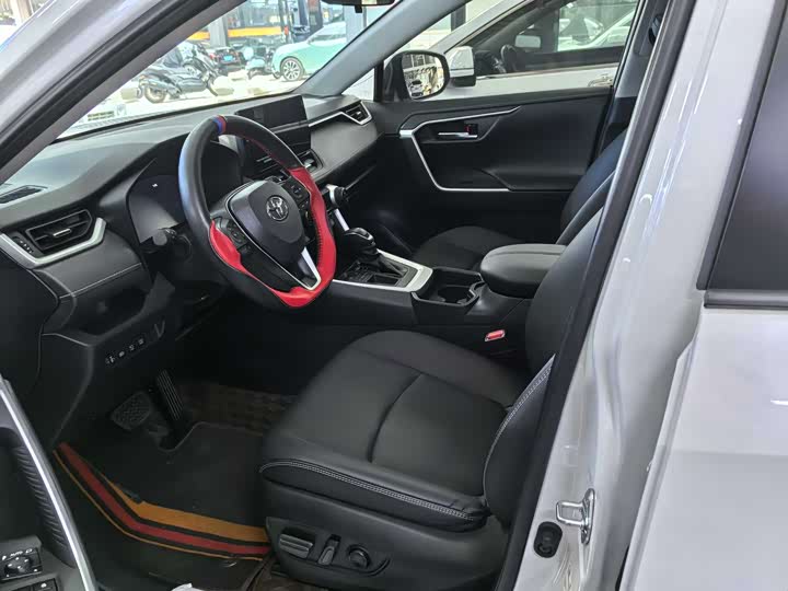 Toyota RAV4 2024 2024款 2.0L CVT两驱风尚Plus版