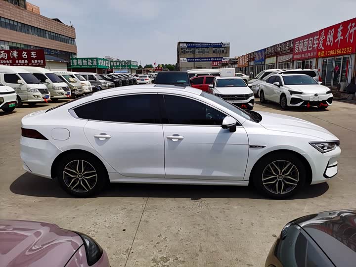 BYD Qin Plus 2021 2021款 EV 500KM 尊贵型