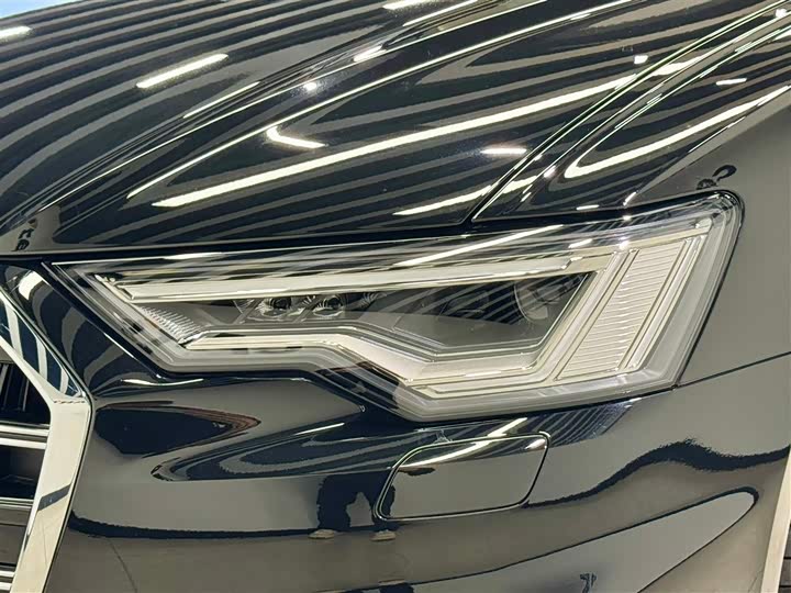 Фото 8 - Audi A6L