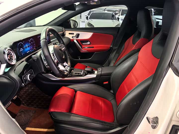 Фото 4 - Mercedes-Benz CLA-Class AMG