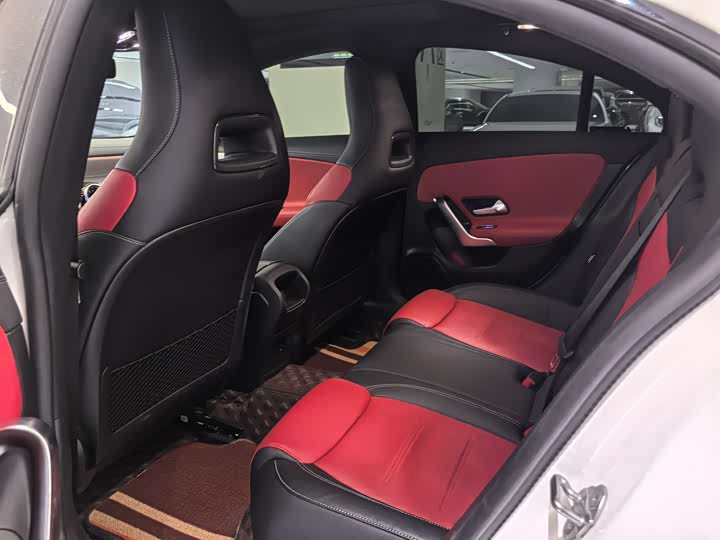 Фото 9 - Mercedes-Benz CLA-Class AMG