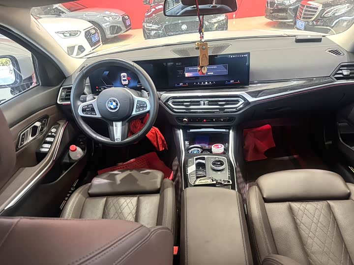 Photo 3 - BMW 3 Series
