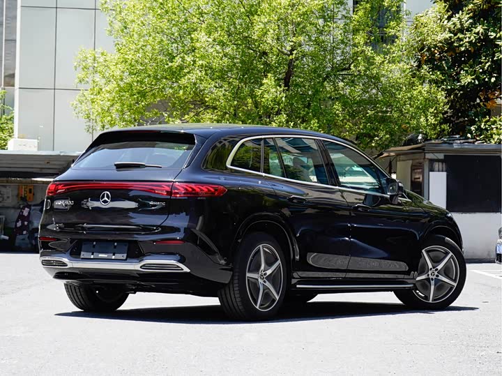 Фото 4 - Mercedes-Benz EQS SUV