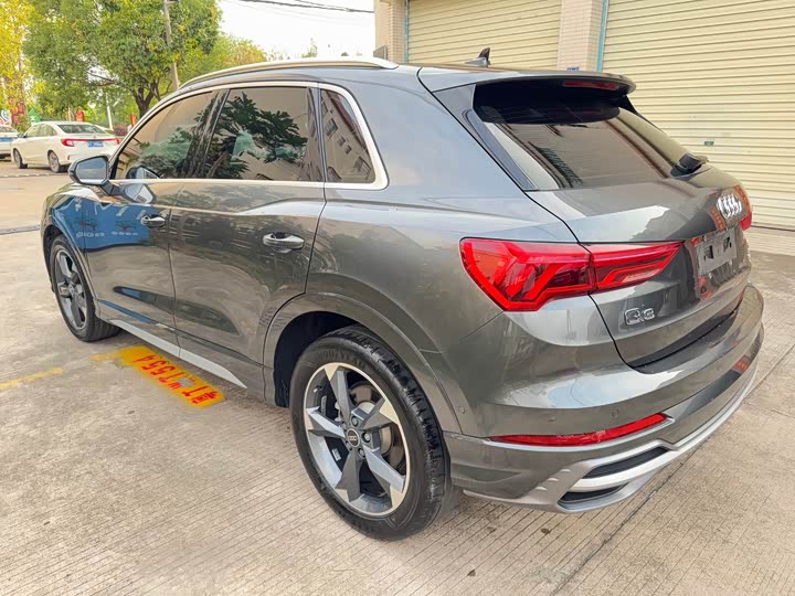 Фото 4 - Audi Q3