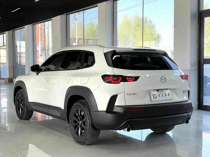 Zdjęcie 4 - Mazda CX-50