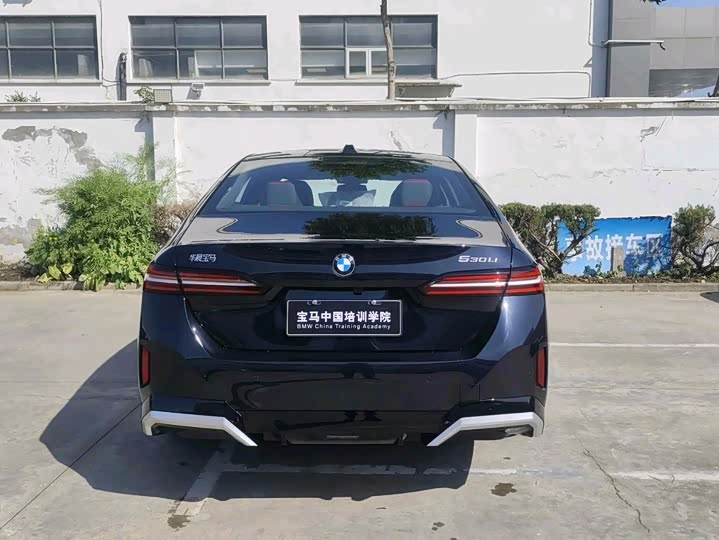 Фото 3 - BMW 5 Series