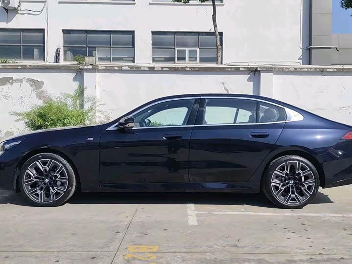 Фото 4 - BMW 5 Series