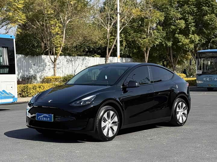 Photo 1 - Tesla Model Y