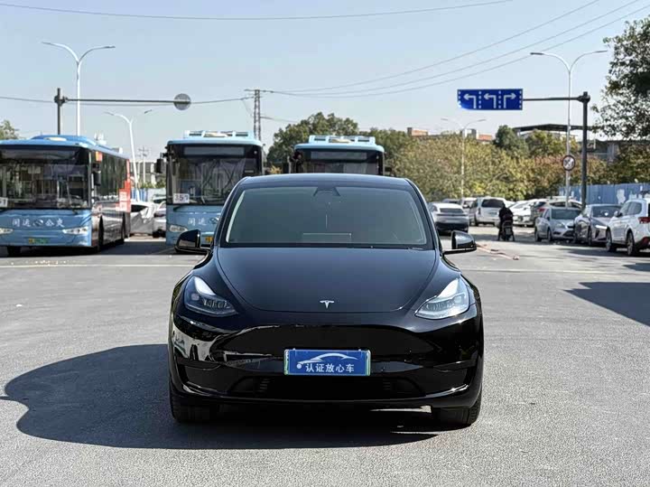 Photo 2 - Tesla Model Y