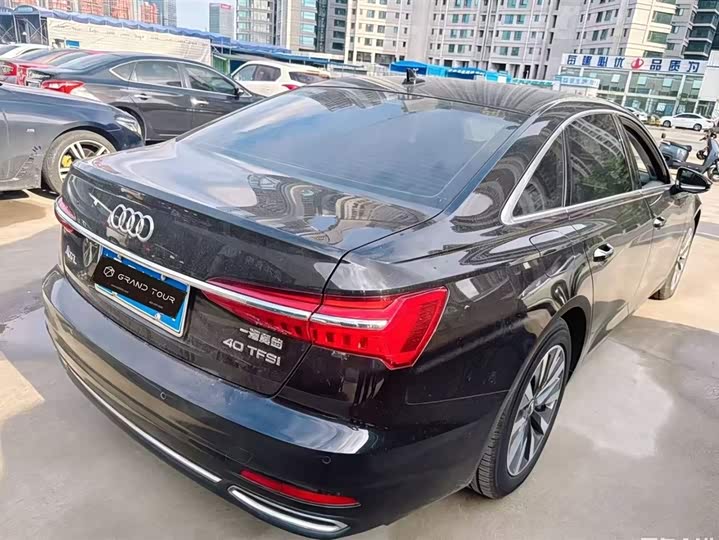 Photo 2 - Audi A6L