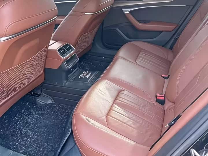 Photo 8 - Audi A6L