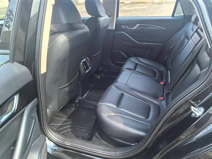 Bestune B70 2023 2023款 第三代 1.5T 自动乐享型70周年纪念版