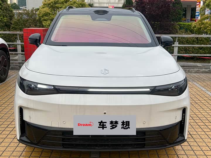Leapmotor C16 2026 2026款 增程 280激光雷达智尊版 5座
