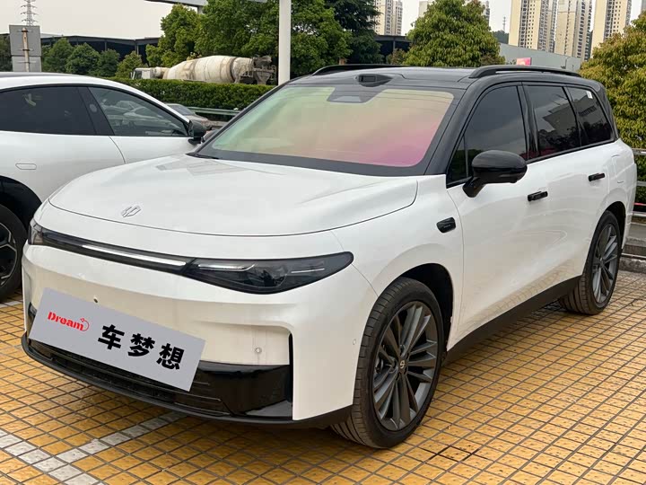 Leapmotor C16 2026 2026款 增程 280激光雷达智尊版 5座